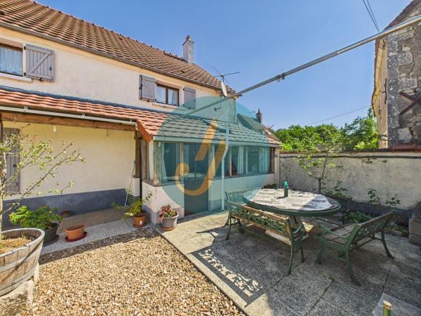 Suilly-la-Tour (58150) Maison 138m2 avec 4 chambres et dépendances au calme sur terrain clos.