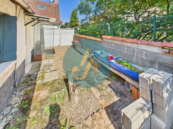 Suilly-la-Tour (58150) Maison 138m2 avec 4 chambres et dépendances au calme sur terrain clos.