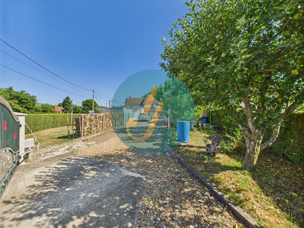 Suilly-la-Tour (58150) Maison 138m2 avec 4 chambres et dépendances au calme sur terrain clos.