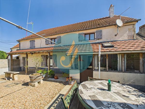 Suilly-la-Tour (58150) Maison 138m2 avec 4 chambres et dépendances au calme sur terrain clos.