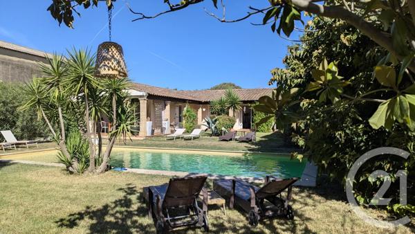 Maison à vendre  8 pièces - 197,04 m 2   AIMARGUES  - 30