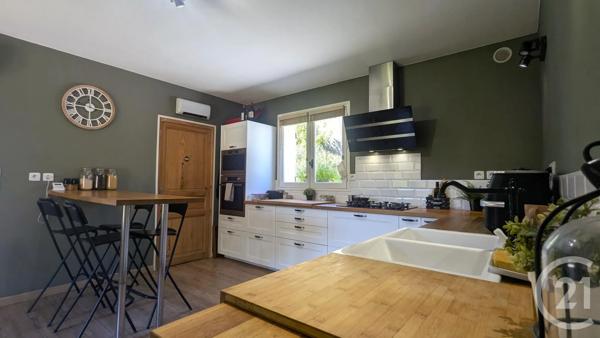 Maison à vendre  8 pièces - 197,04 m 2   AIMARGUES  - 30