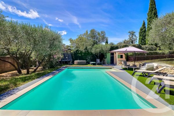 Maison à vendre  8 pièces - 197,04 m 2   AIMARGUES  - 30