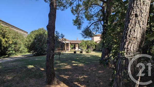 Maison à vendre  8 pièces - 197,04 m 2   AIMARGUES  - 30