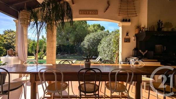Maison à vendre  8 pièces - 197,04 m 2   AIMARGUES  - 30