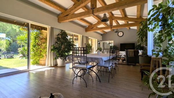 Maison à vendre  8 pièces - 197,04 m 2   AIMARGUES  - 30