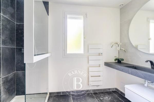 Saint-Germain-en-Laye, Maison 6 Chambres -  276 m² à vendre