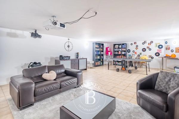 Saint-Germain-en-Laye, Maison 6 Chambres -  276 m² à vendre