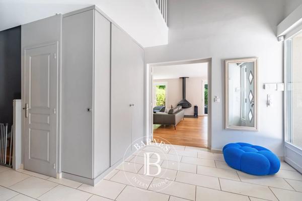 Saint-Germain-en-Laye, Maison 6 Chambres -  276 m² à vendre