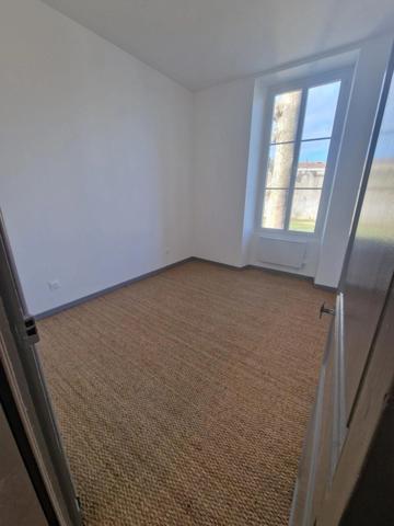 Ensemble immobilier de 2 immeubles de rapport 17400 St Jean d'Angély