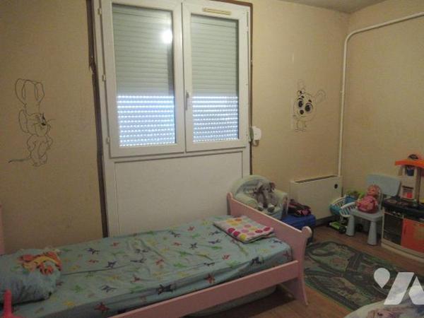 A vendre aux enchères le 11 février 2026 Situé à TROYES au 8c parc des Noels . Appartement de 6...