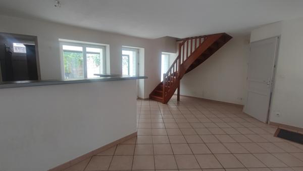 Vernoux-en-Vivarais (07240) Maison de village avec jardin