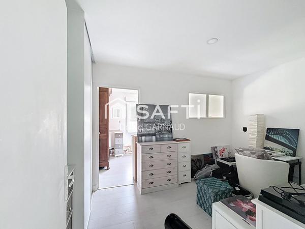 Maison rénovée avec une seconde maison et dépendances entre Barbezieux et Angoulême