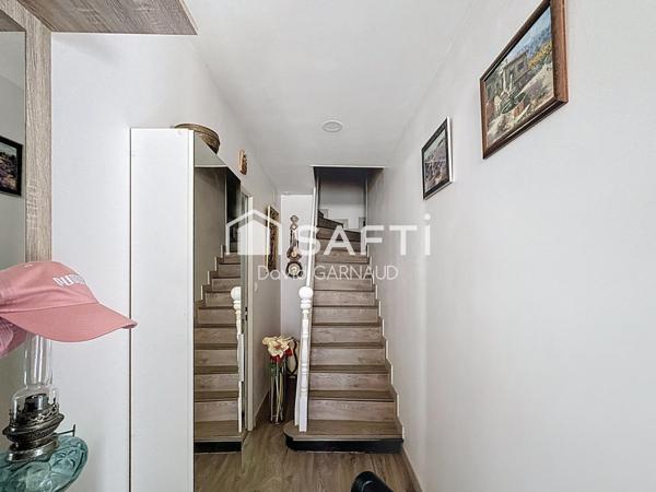 Maison rénovée avec une seconde maison et dépendances entre Barbezieux et Angoulême