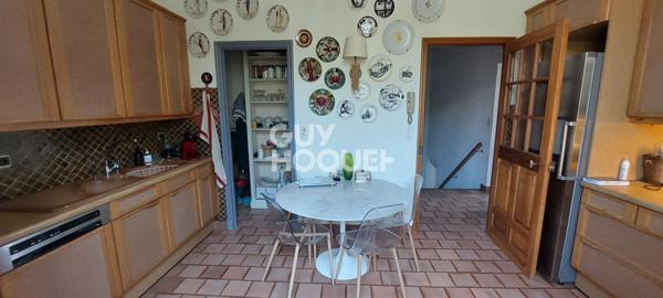 Carpentras - Hôtel Particulier 1850 - 252 m² - 9 pièces - 5 chambres - Cour intérieure