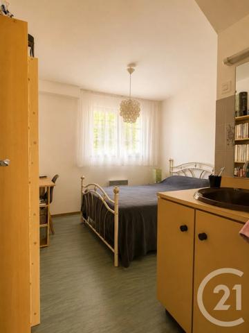 Maison à vendre  6 pièces - 158,21 m 2   LA ROCHE SUR YON  - 85