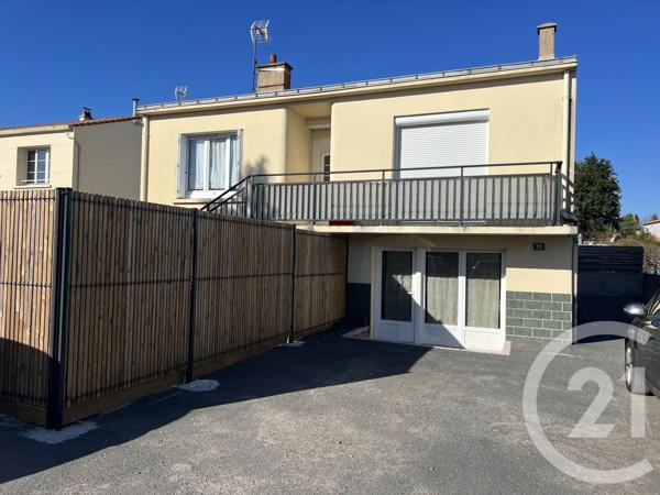 Maison à vendre  6 pièces - 158,21 m 2   LA ROCHE SUR YON  - 85