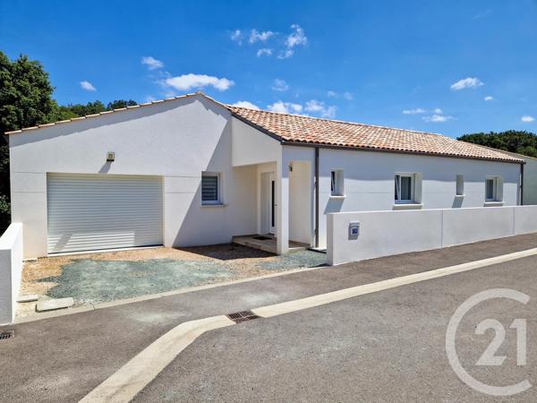 Maison à vendre  6 pièces - 158,21 m 2   LA ROCHE SUR YON  - 85