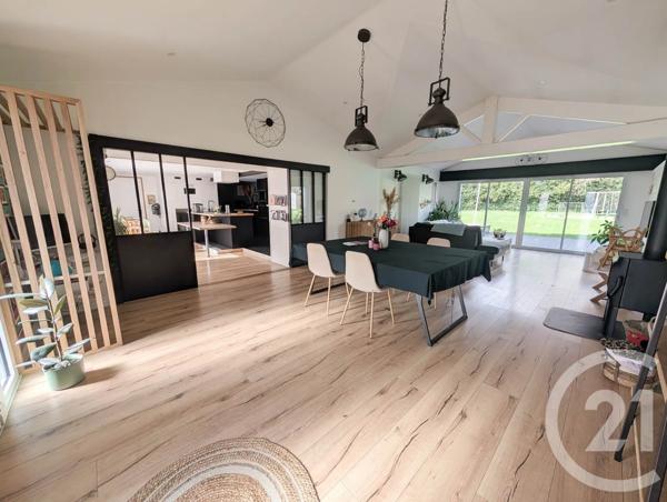 Maison à vendre  6 pièces - 158,21 m 2   LA ROCHE SUR YON  - 85