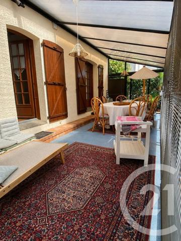 Maison à vendre  6 pièces - 158,21 m 2   LA ROCHE SUR YON  - 85