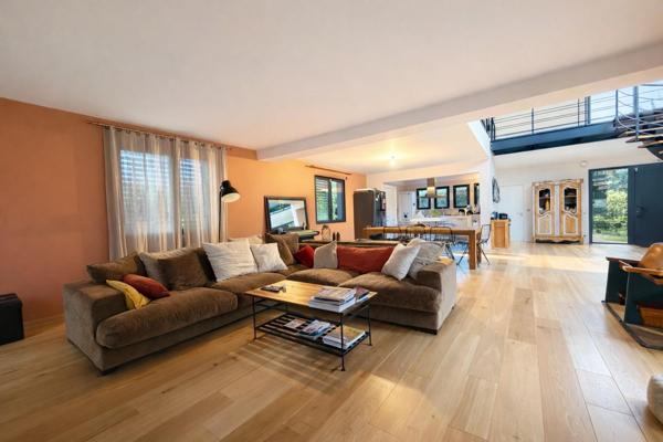 Mérignac centre Maison style californien – 240 m² – Piscine – Forêt
