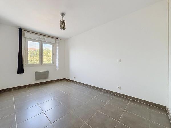 GIGNAC (34) Maison à vendre 4 pièces de plain pied 92 m2, 250 m2 de terrain, garage, parking.