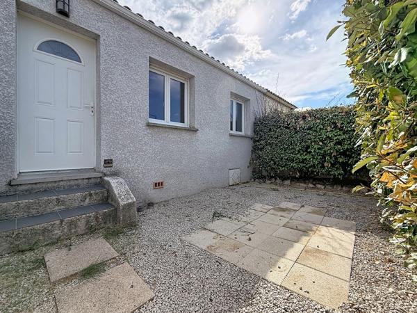 GIGNAC (34) Maison à vendre 4 pièces de plain pied 92 m2, 250 m2 de terrain, garage, parking.