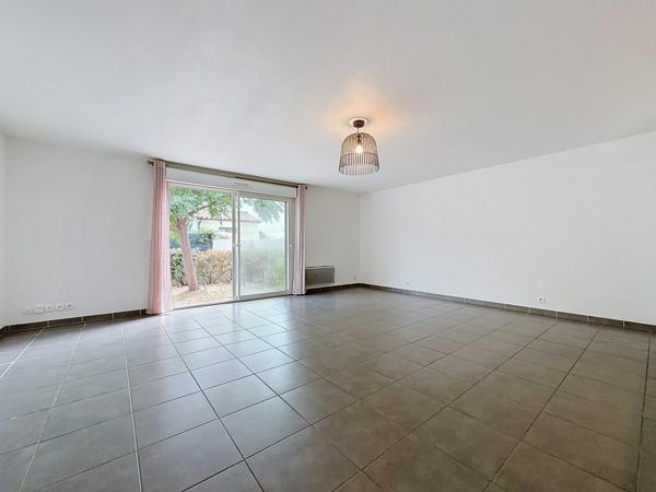 GIGNAC (34) Maison à vendre 4 pièces de plain pied 92 m2, 250 m2 de terrain, garage, parking.