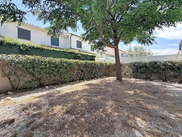GIGNAC (34) Maison à vendre 4 pièces de plain pied 92 m2, 250 m2 de terrain, garage, parking.