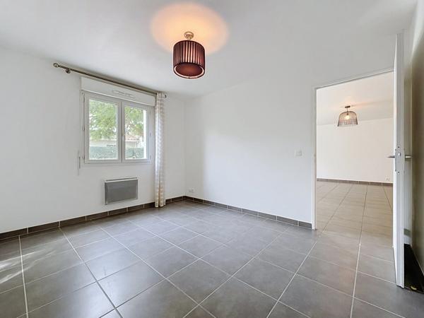 GIGNAC (34) Maison à vendre 4 pièces de plain pied 92 m2, 250 m2 de terrain, garage, parking.