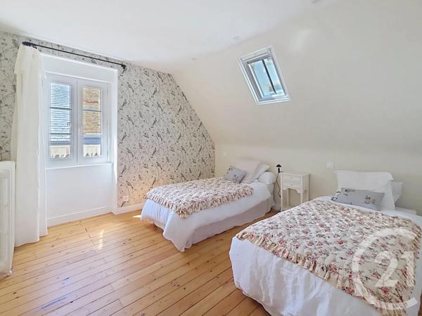 Maison à vendre  6 pièces - 147 m 2   ST MALO  - 35