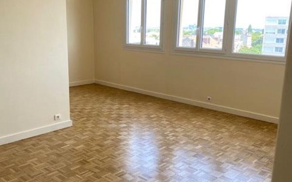 Appartement à louer    3 pièces • 73 m2 Châtillon