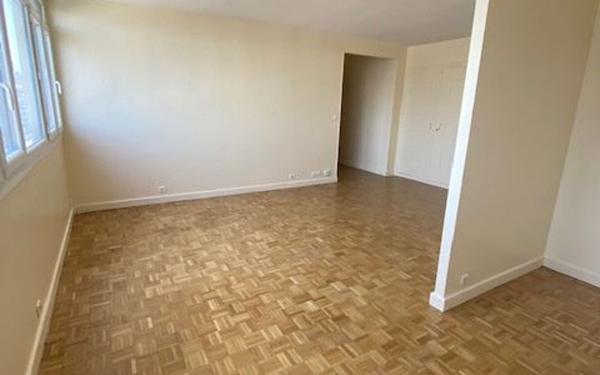 Appartement à louer    3 pièces • 73 m2 Châtillon