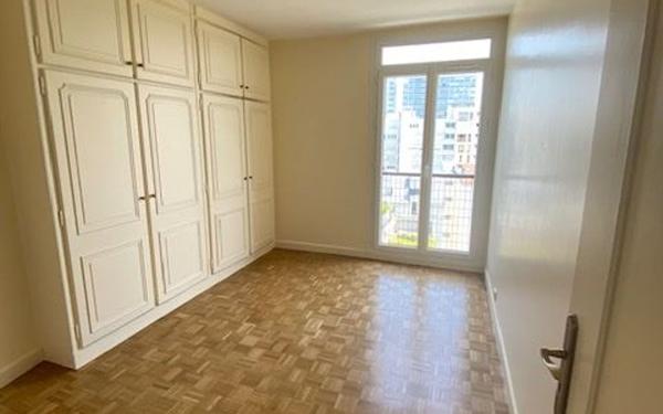 Appartement à louer    3 pièces • 73 m2 Châtillon
