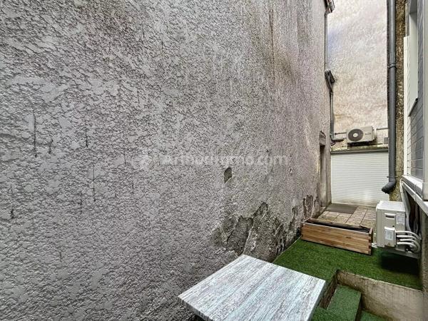 Location                                                      Duplex
                        
                     2 pièces                      18 m2                     à Clermont-Ferrand