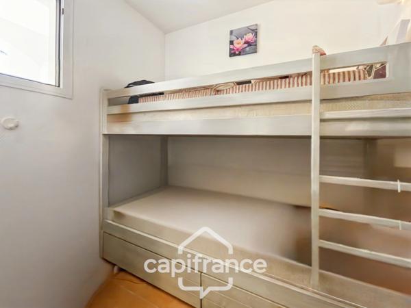 Domaine et golf de Pont Royal, appartement en rez-de-jardin de 42 m2 , 1 chambre et un chambre cabine , place de stationnement