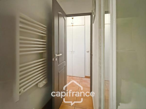 Domaine et golf de Pont Royal, appartement en rez-de-jardin de 42 m2 , 1 chambre et un chambre cabine , place de stationnement