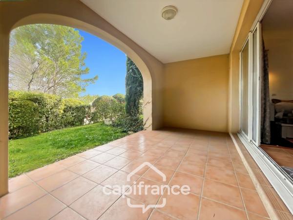 Domaine et golf de Pont Royal, appartement en rez-de-jardin de 42 m2 , 1 chambre et un chambre cabine , place de stationnement