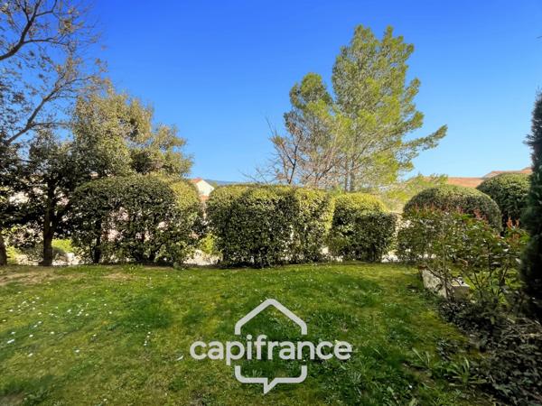 Domaine et golf de Pont Royal, appartement en rez-de-jardin de 42 m2 , 1 chambre et un chambre cabine , place de stationnement