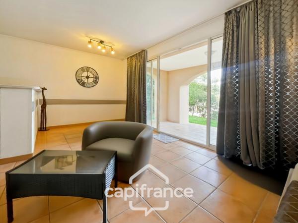 Domaine et golf de Pont Royal, appartement en rez-de-jardin de 42 m2 , 1 chambre et un chambre cabine , place de stationnement