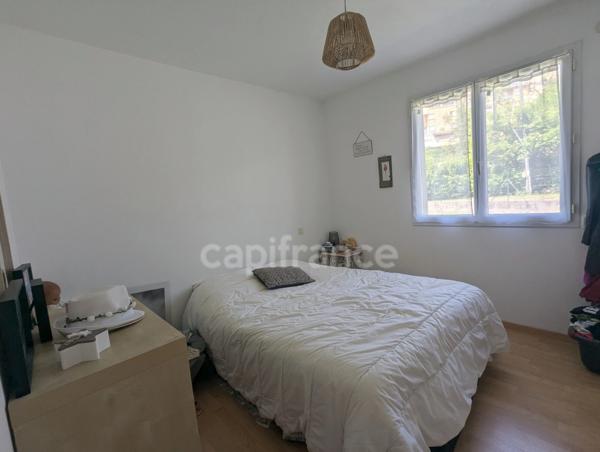 Maison à vendre  6 pièces  (38) Tullins - Maison de plain-pied de 153 m², 4 chambres, piscine, sur 2200 m² de terrain plat, superbe vue degagée
