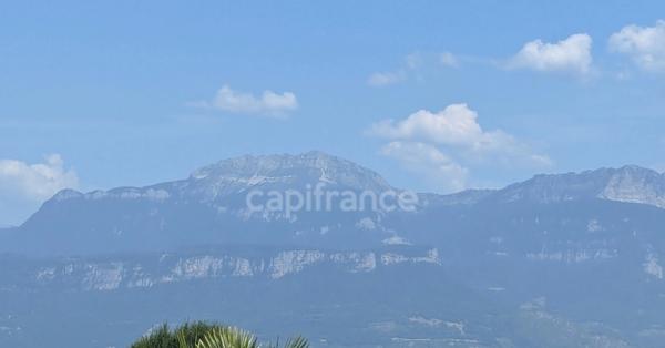 Maison à vendre  6 pièces  (38) Tullins - Maison de plain-pied de 153 m², 4 chambres, piscine, sur 2200 m² de terrain plat, superbe vue degagée