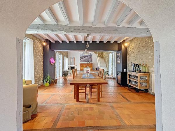 Maison 8 pièce(s) 210 m2