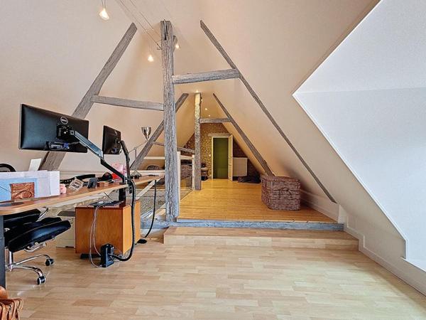 Maison 8 pièce(s) 210 m2