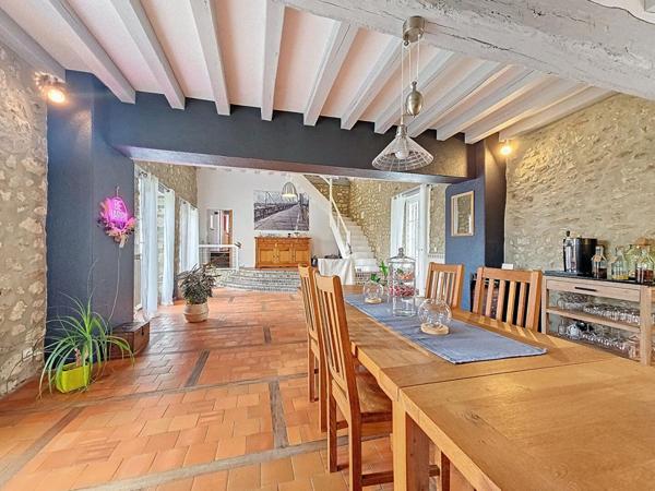 Maison 8 pièce(s) 210 m2