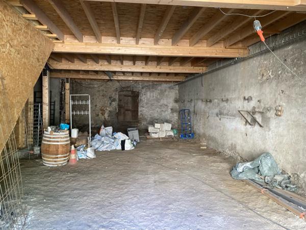 Grand local à usage de stockage