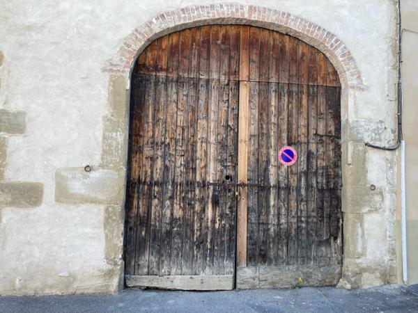 Grand local à usage de stockage
