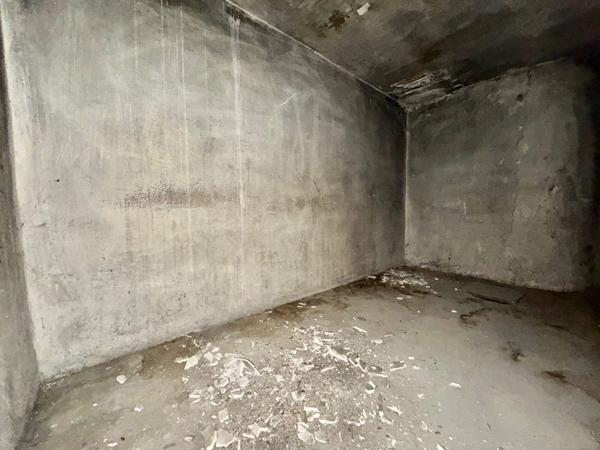 IMMEUBLE DE RAPPORT DE 316 M2, À RÉNOVER, COMMERCE LOUÉ 300€/MOIS, DÉPENDANCES DE 130 M2, POSSIBILITÉ DE RÉALISER PLUSIEURS APPARTEMENTS