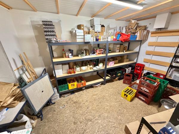 IMMEUBLE DE RAPPORT DE 316 M2, À RÉNOVER, COMMERCE LOUÉ 300€/MOIS, DÉPENDANCES DE 130 M2, POSSIBILITÉ DE RÉALISER PLUSIEURS APPARTEMENTS