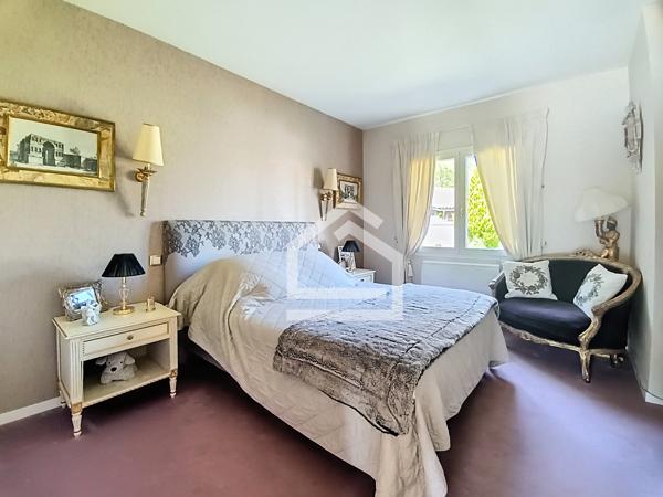 Maison 8 pièce(s) 4 chambre(s) 195 m²